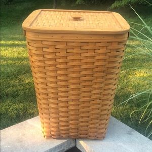Longaberger large hamper basket with liner and lid